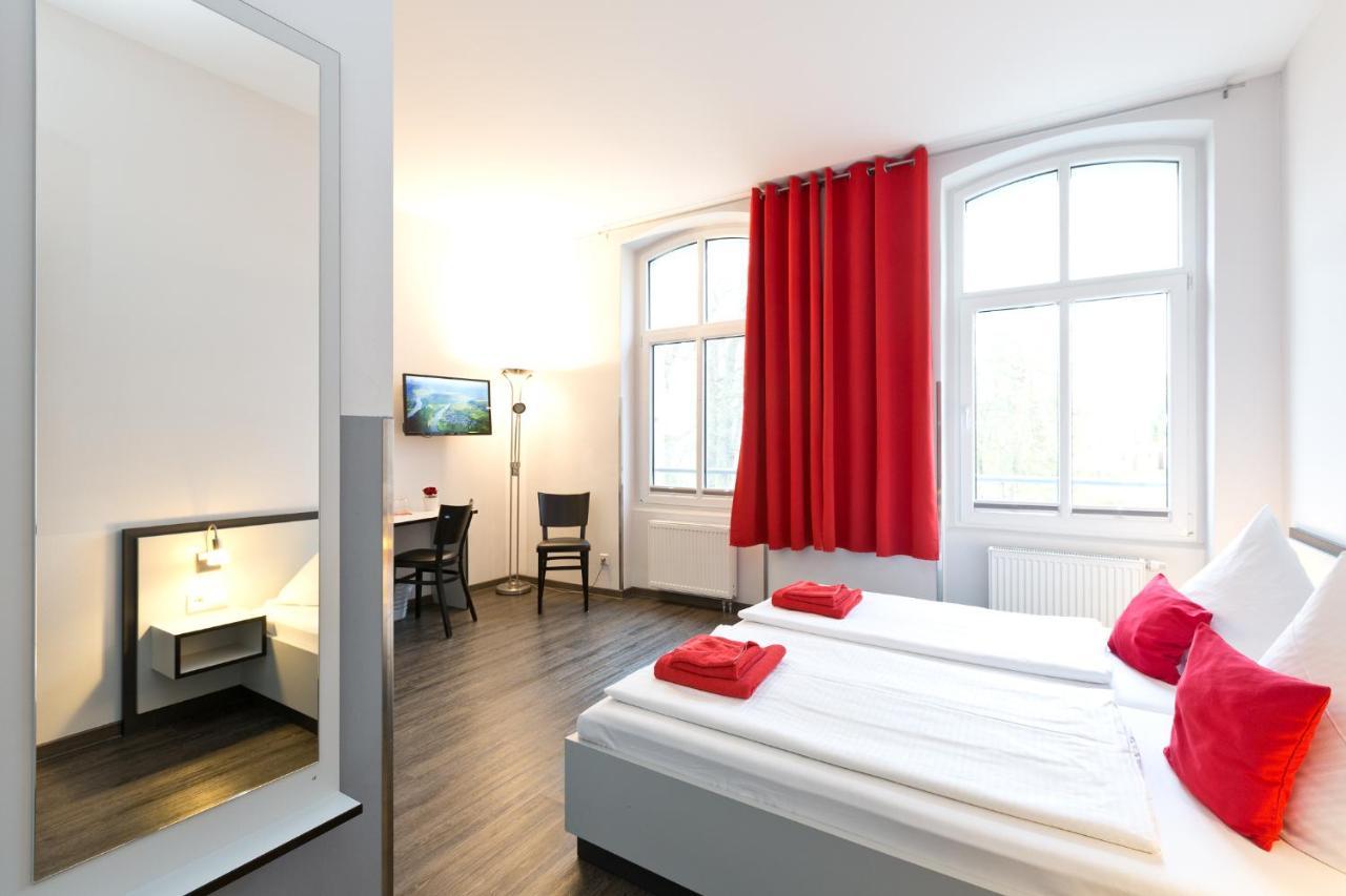 Hotel Zwischen Den Seen Waren  Eksteriør billede