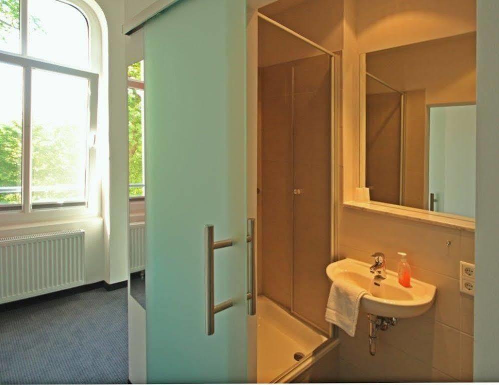 Hotel Zwischen Den Seen Waren  Eksteriør billede