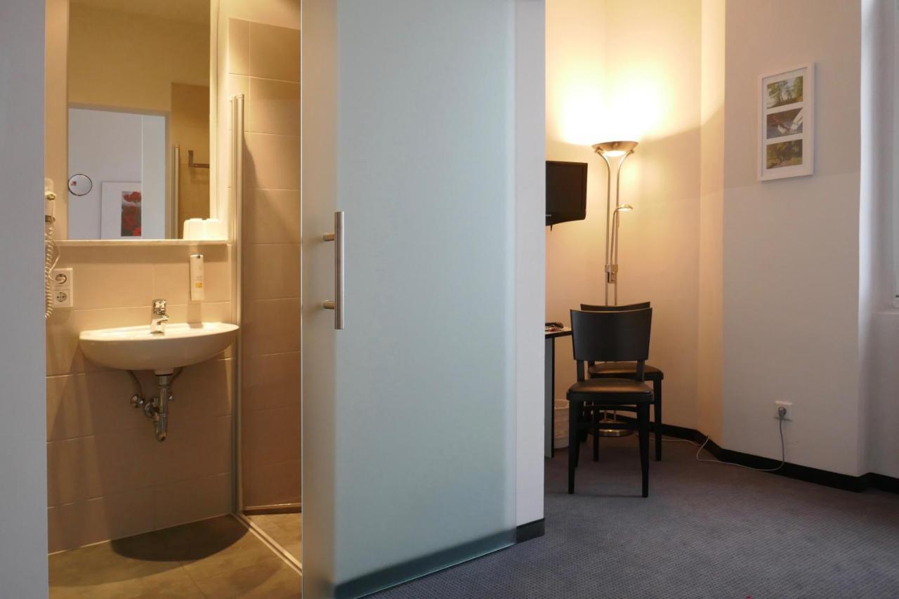 Hotel Zwischen Den Seen Waren  Eksteriør billede